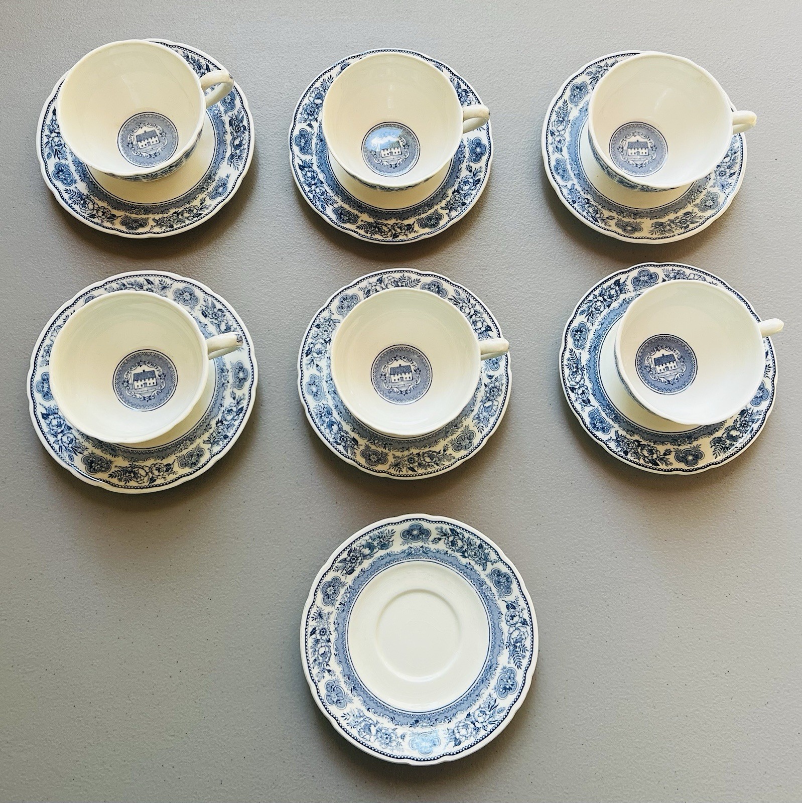 Wedgwood Yale Branford Founder\'s House Fine China Tea Cup and Saucer (6 Sets)