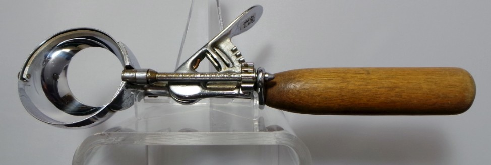 Ice Cream Scoop Dipper Hamilton Beach No-Pak - 9.5 Inches Long By 3.5 Wide