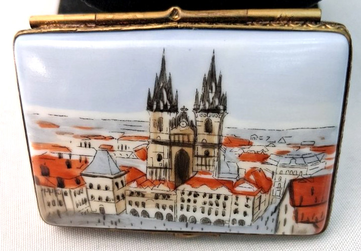 Vintage Limoges France Peint Main Trinket Box Greetings From Prague Postcard