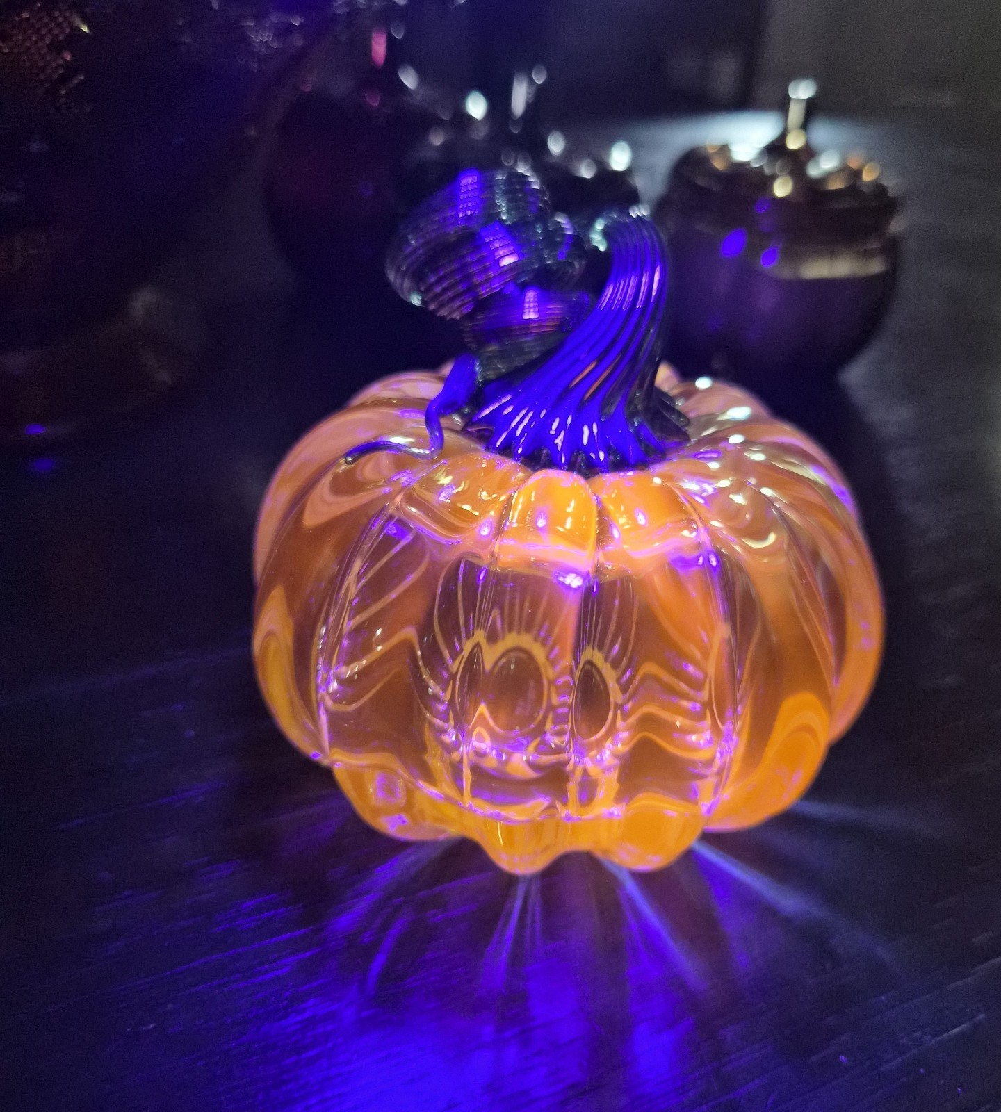 Wilkerson Signed 2026 Green Art Glass Pumpkin UV Cadmium Glow Orange/Pink Wilkerson Signed 2026 Green Art Glass Pumpkin UV Cadmium Glow Orange/Pink