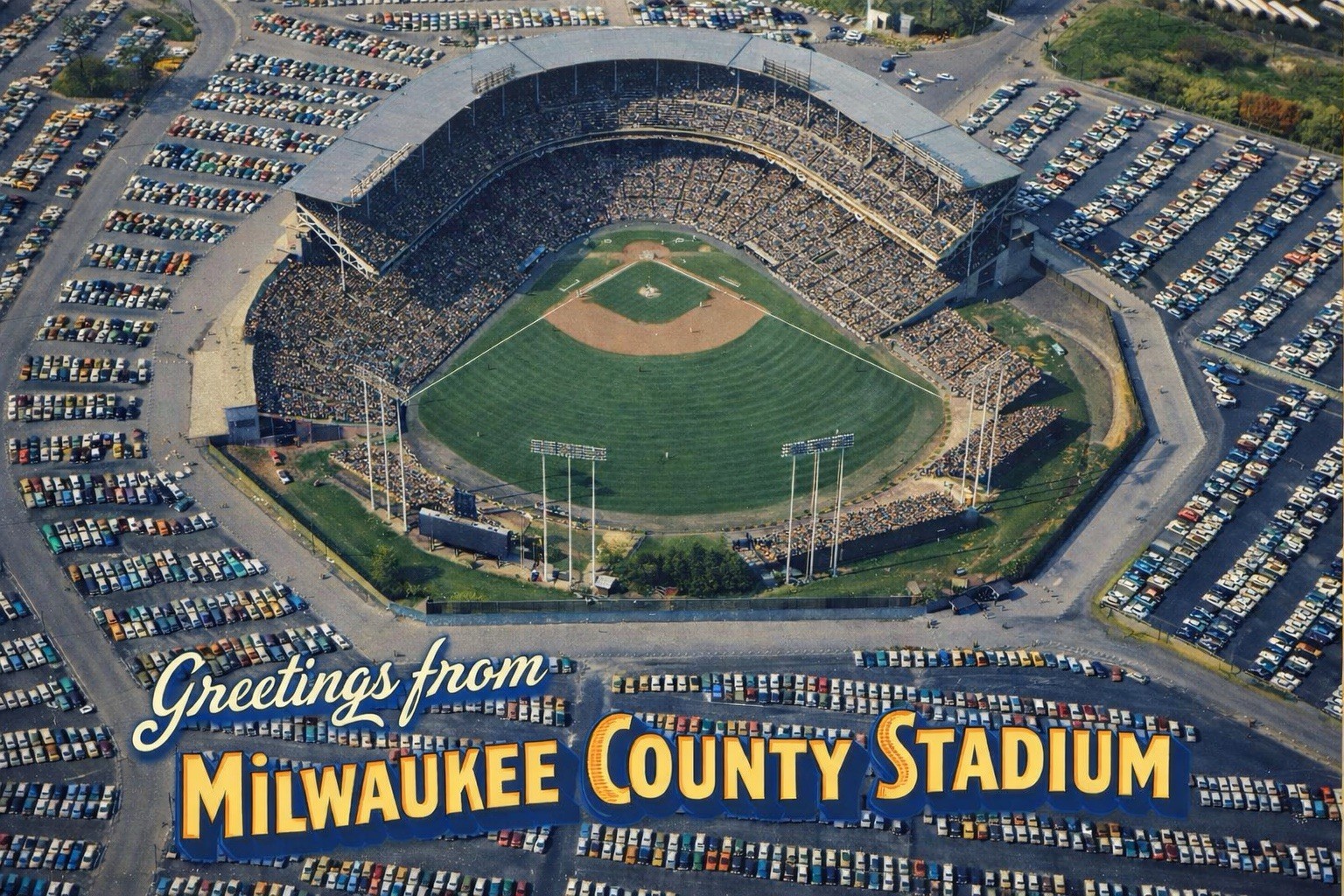 Milwaukee County Stadium, Milwaukee, Wisconsin - MODERN Postcard Baseball B126