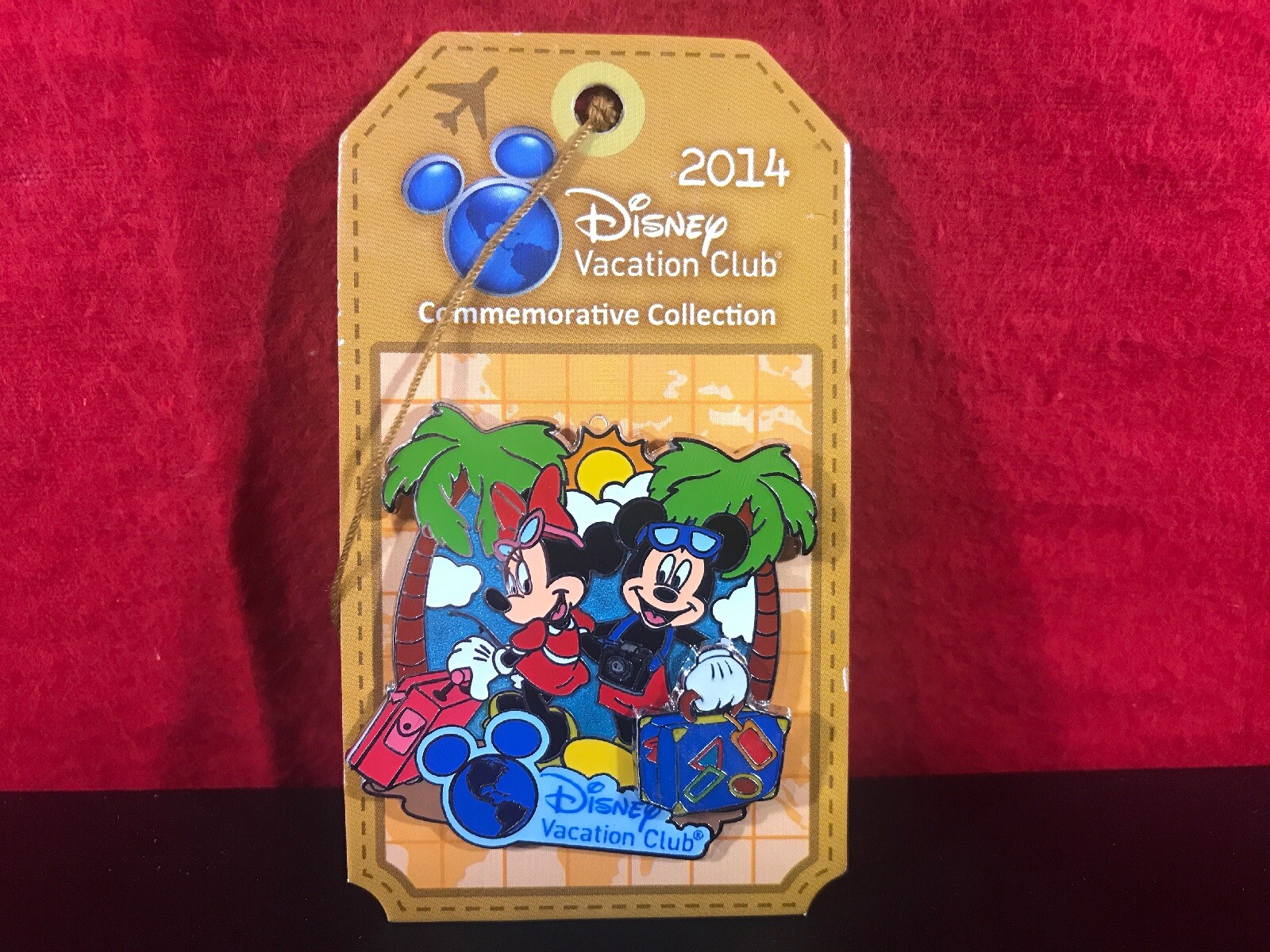 New 2014 DVC/Disney Vacation Club Mickey & Minnie Luggage Tag Pin