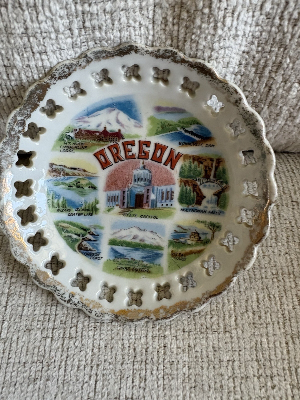 Vintage Oregon Collectors Dish Or Wall Plate Victoria Ceramics Made in Japan 4”