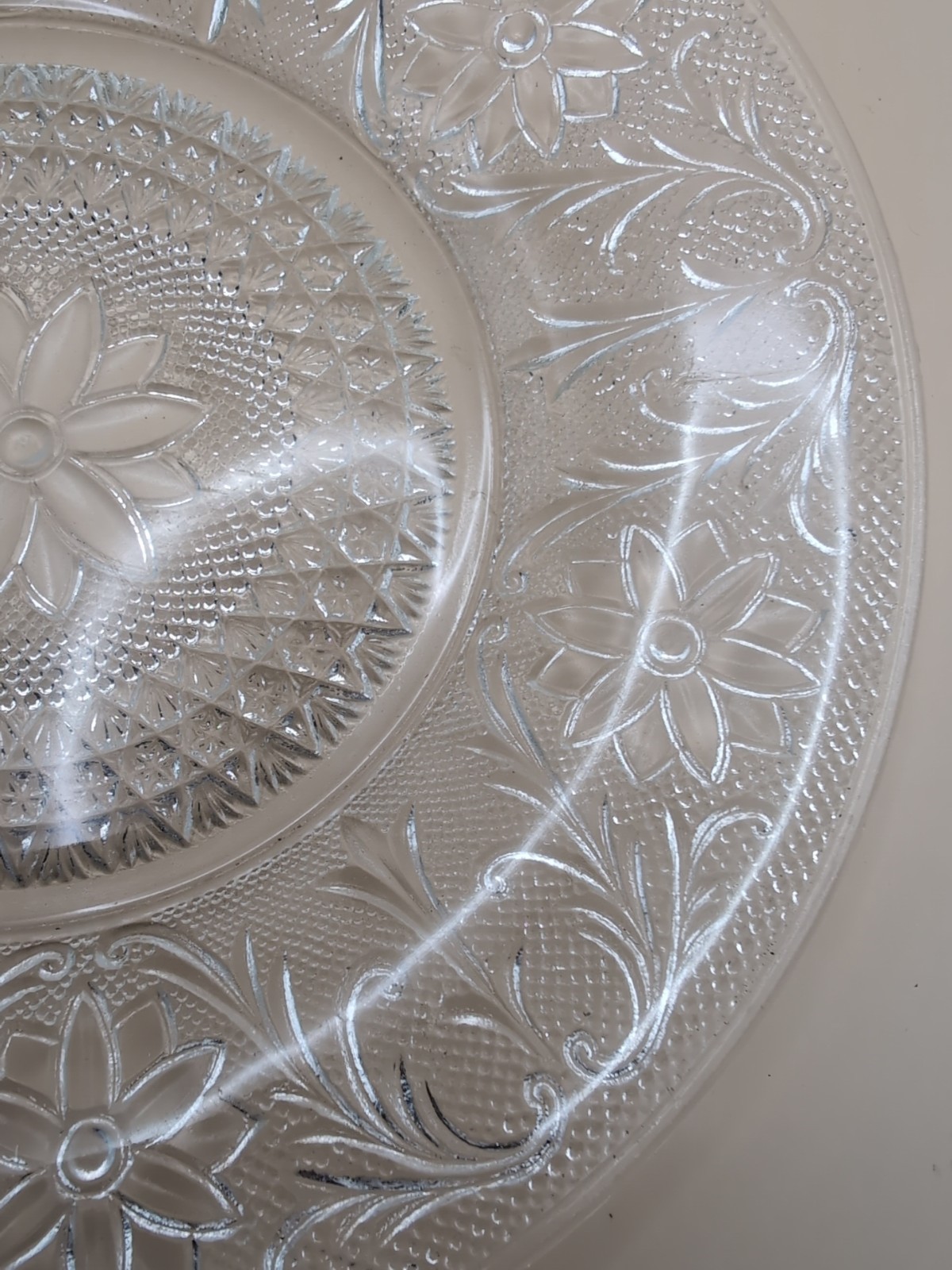 Anchor Hocking Sandwich Glass Dinner Plate Clear Floral Pattern Vintage