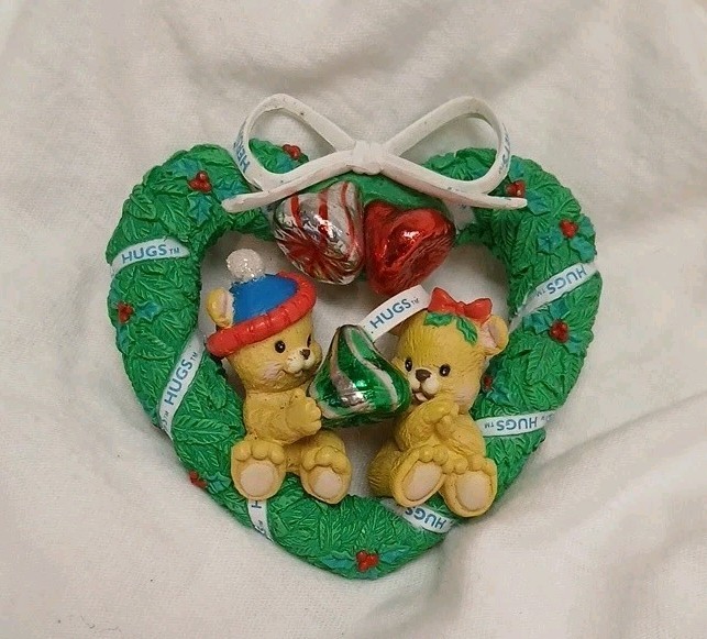 1996 Carlton Cards Heirloom Collection Hershey\'s Hugs \'N Kisses Ornament A5