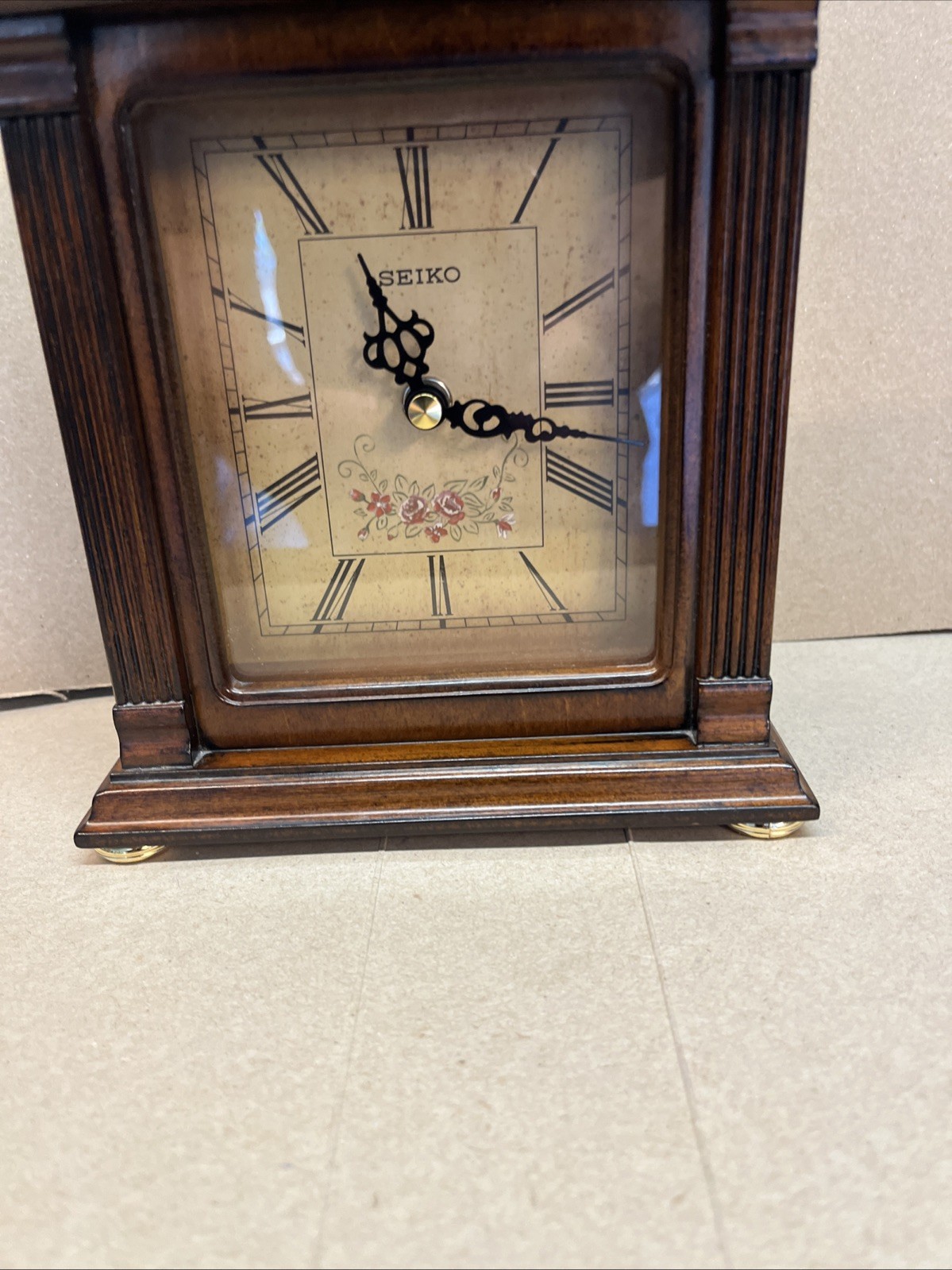 NICE SMALL WOOD SEIKO MANTEL CLOCK ( 7 1/4” Tall )