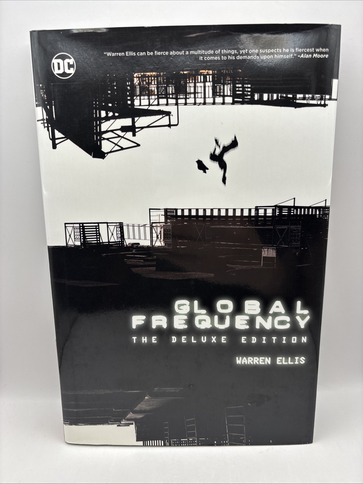 Global Frequency: The Deluxe Edition (Hardcover, 2018)