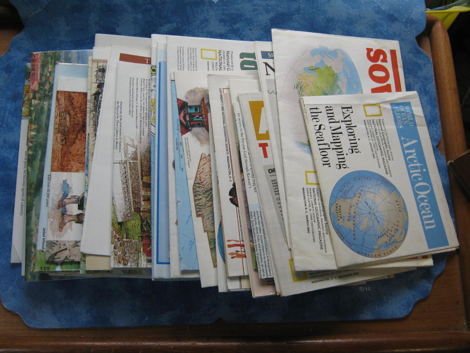 LOT OF 37 NATIONAL GEOGRAPHIC MAPS 1990-1999 No Duplicates