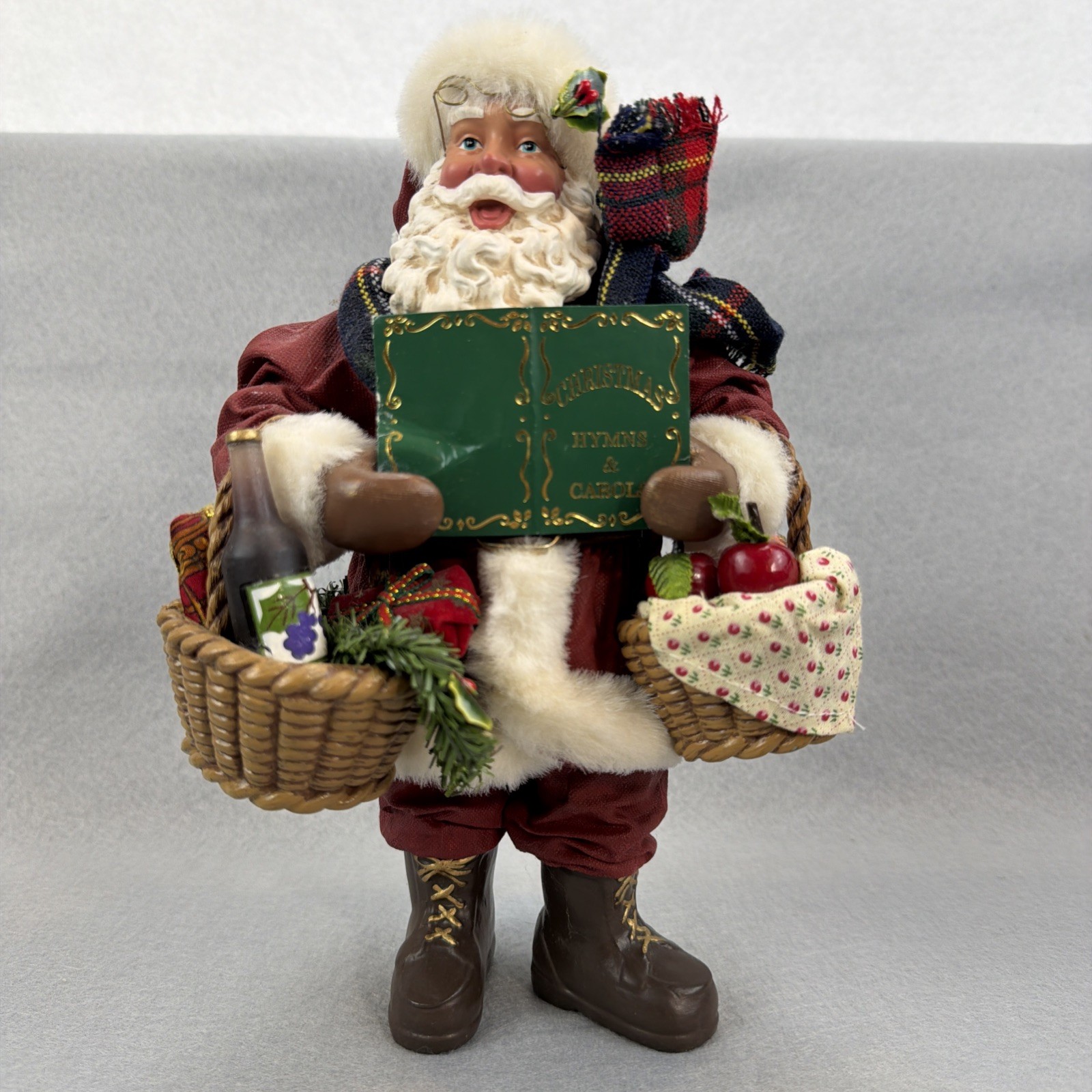 Vtg 2001 Clothtique Possible Dreams Caroling Santa Wine Fruit Bread Baskets Gift Vtg 2001 Clothtique Possible Dreams Caroling Santa Wine Fruit Bread Baskets Gift