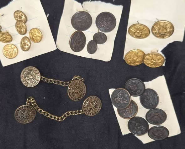 Vintage WW1- WW2 US Military Buttons