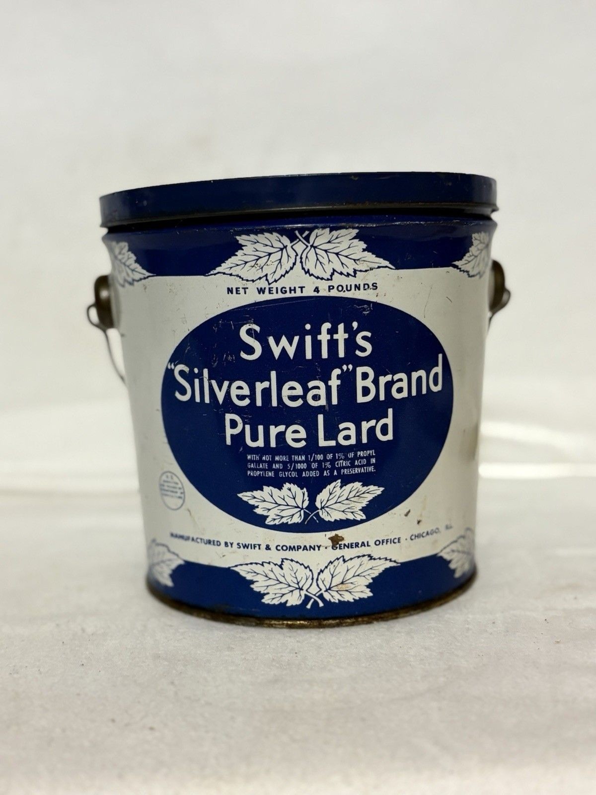 Vintage Swift's Silverleaf Brand Pure Lard 4 LB Tin Pail Bucket w/ Lid & Handle Vintage Swift's Silverleaf Brand Pure Lard 4 LB Tin Pail Bucket w/ Lid & Handle