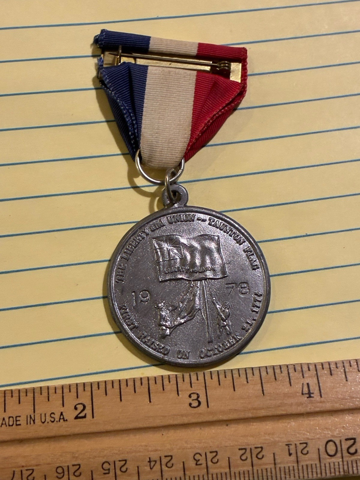 1976 BICENTENNIAL MEDAL TAUNTON MASSACHUSETTS -LIBERTY & UNION FLAG TAUNTON FLAG