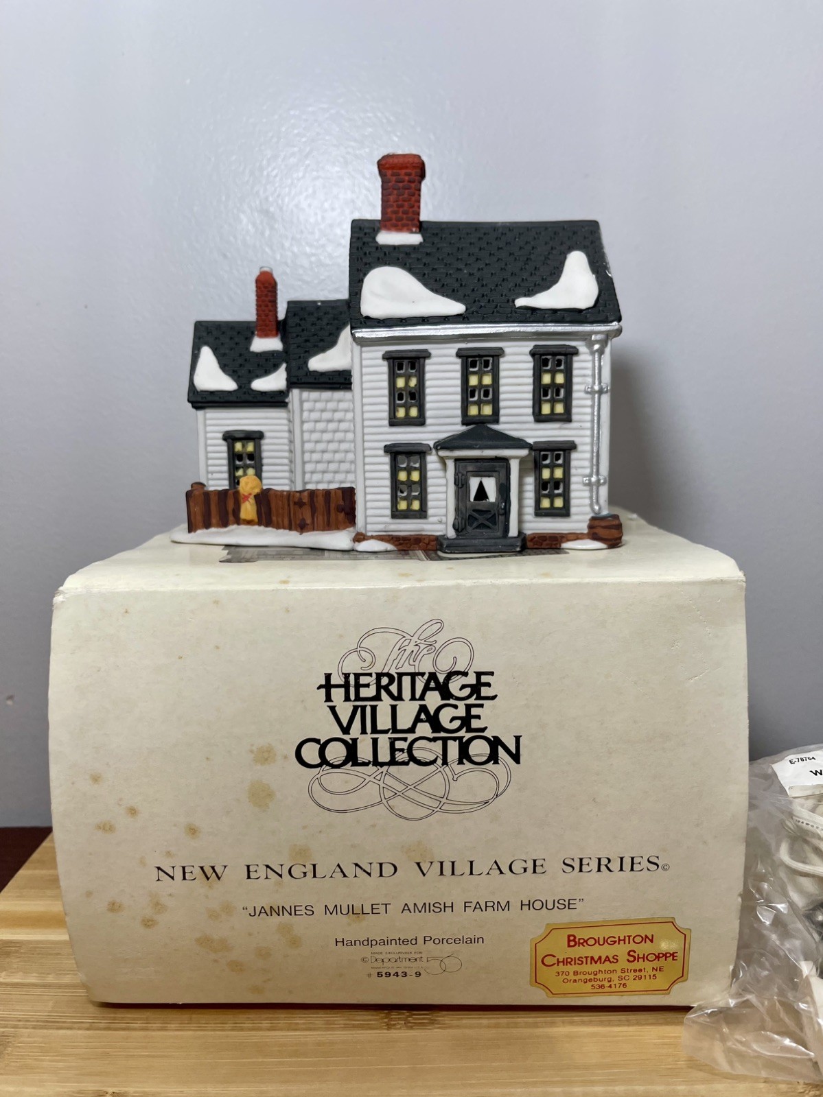 VTG Dept 56 New England Village Jannes Mullet Amish Farm House 1989 Lit, 5943-9