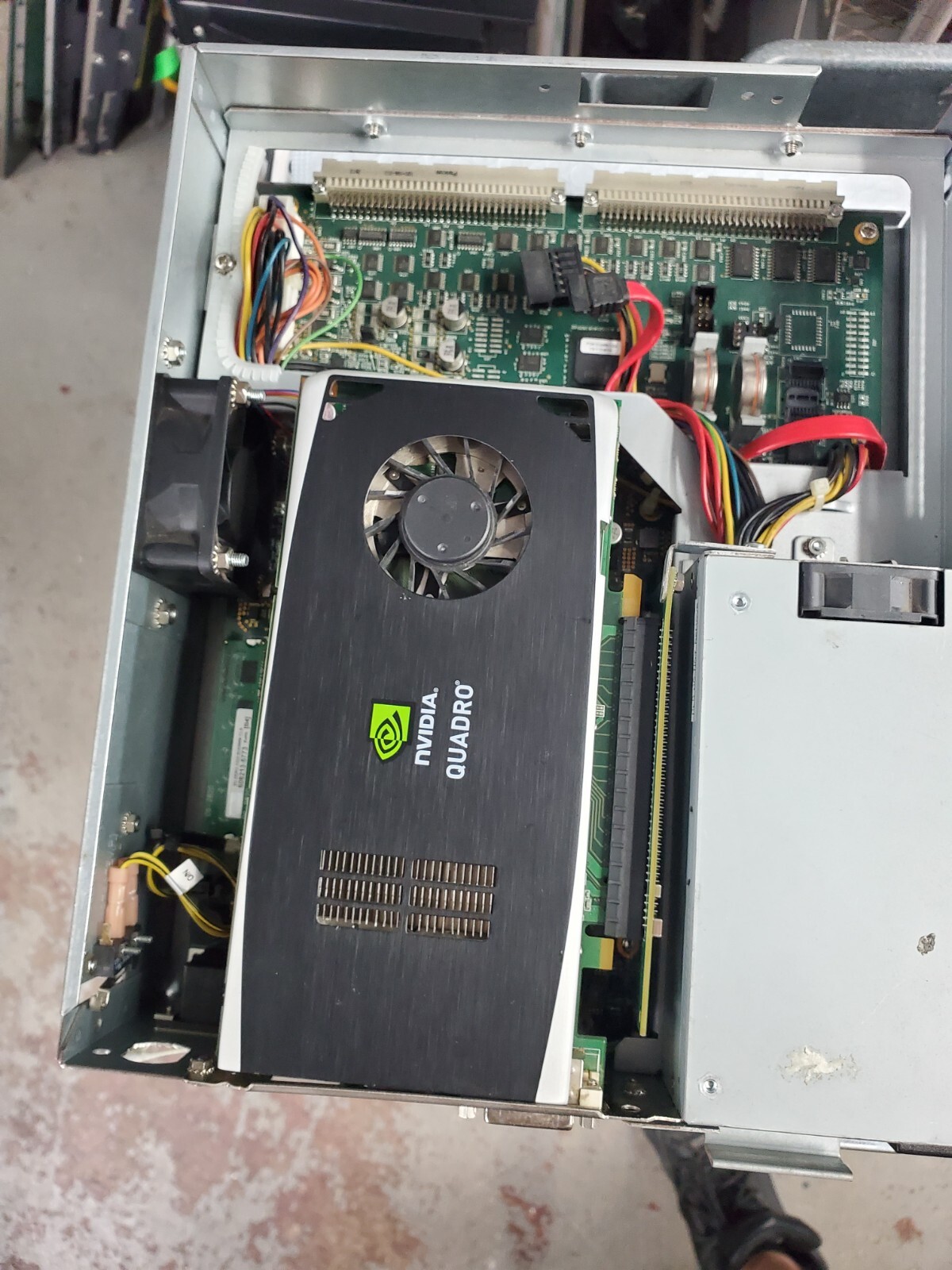 BALLY ALPHA 2 PRO Computer w/graphic card