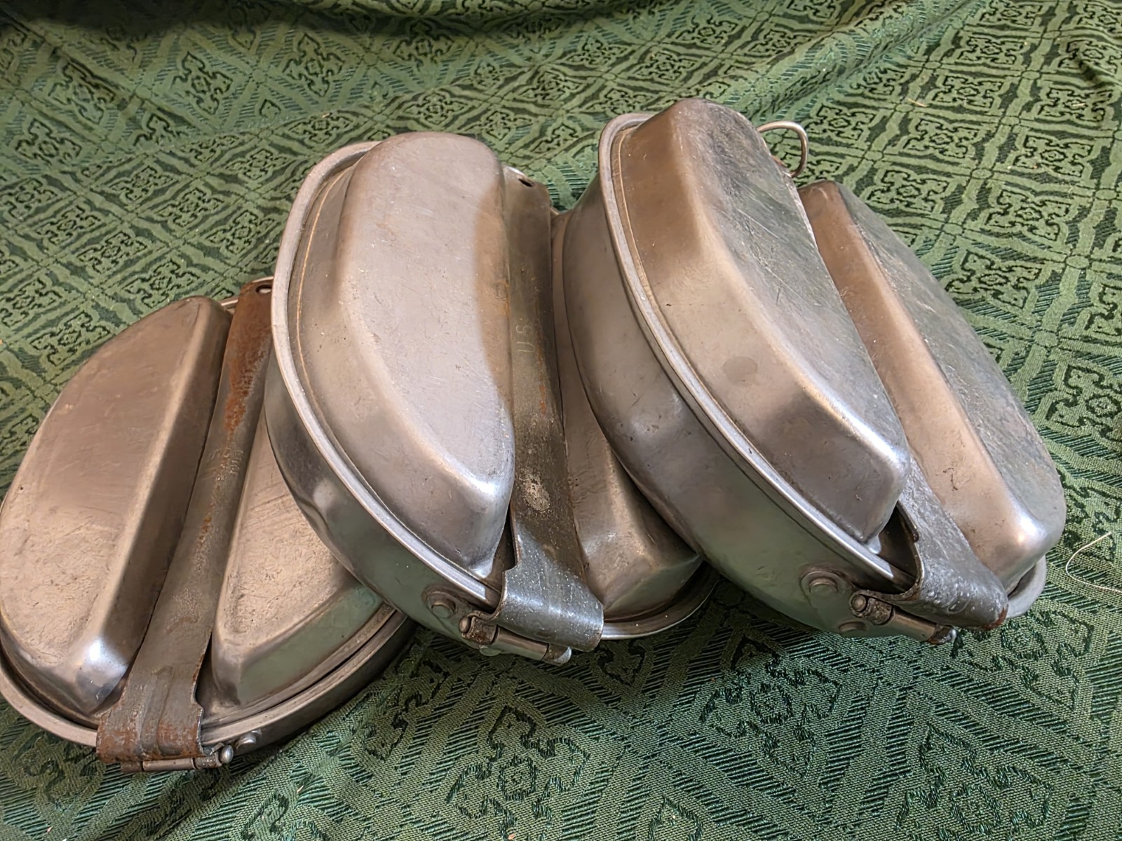 ORIGINAL US WW2 MESS KIT 1945 KNAPP MONARCH CO US MARKED LOT OF 3