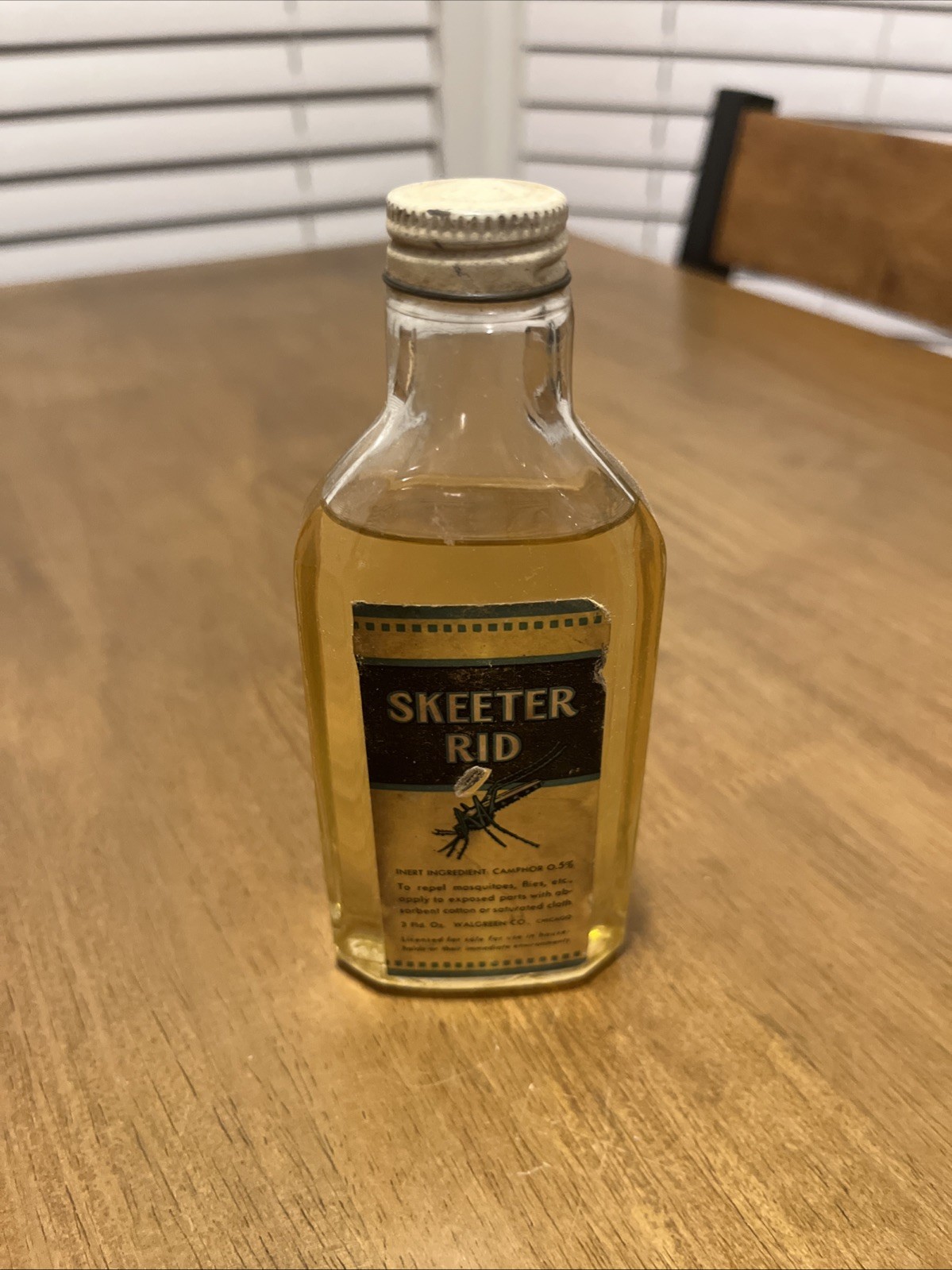 Antique Vintage Skeeter Rid Walgreen Co Clear Glass Bottle FULL 3 Oz Metal Cap