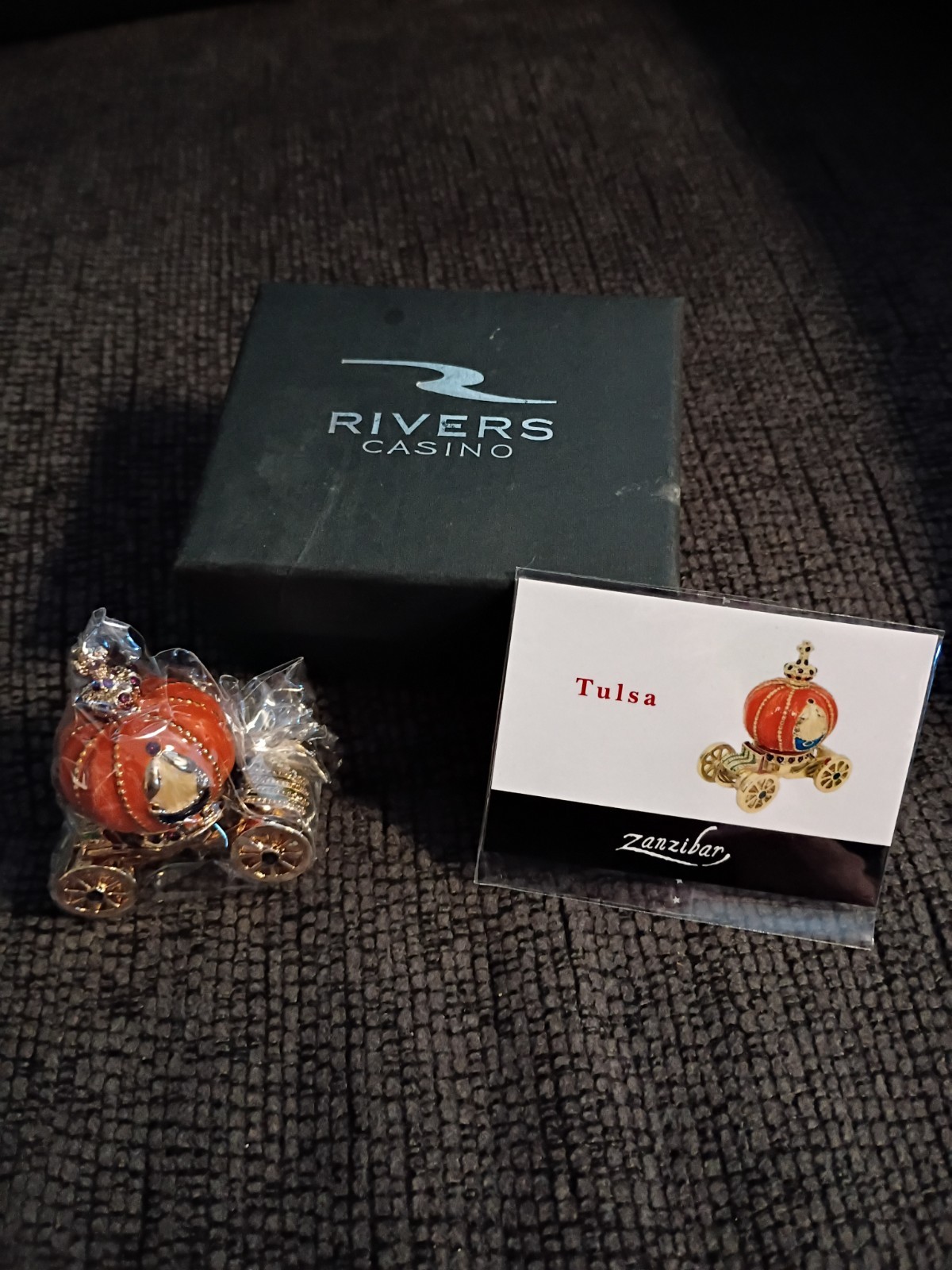 VINTAGE ZANZIBAR TULSA #348 PUMPKIN CARRIAGE TRINKET BOX RIVERS CASINO