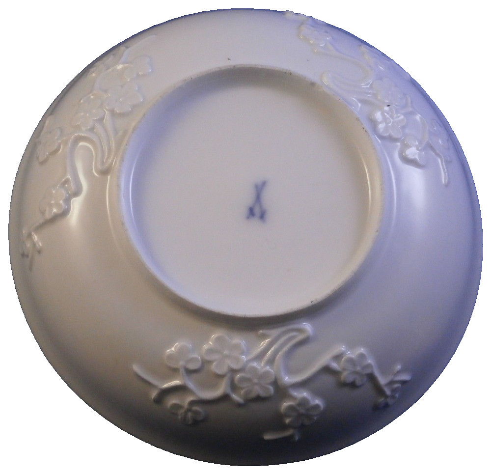 Antique 18thC Meissen Porcelain Prunus Blossom Saucer Porzellan Untertasse Antique 18thC Meissen Porcelain Prunus Blossom Saucer Porzellan Untertasse