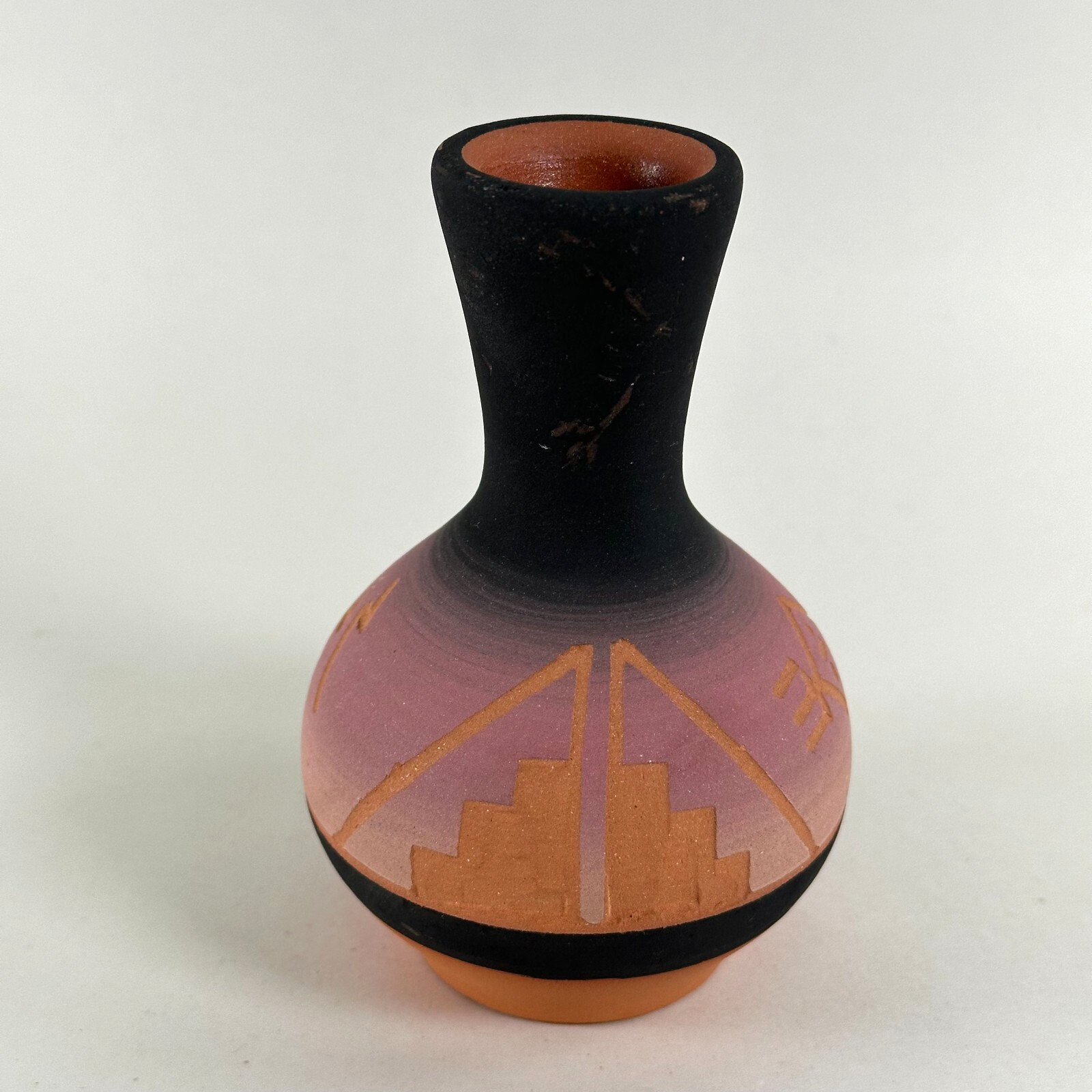 Sioux Native American Signed Art Pottery Bud Vase 4 1/4