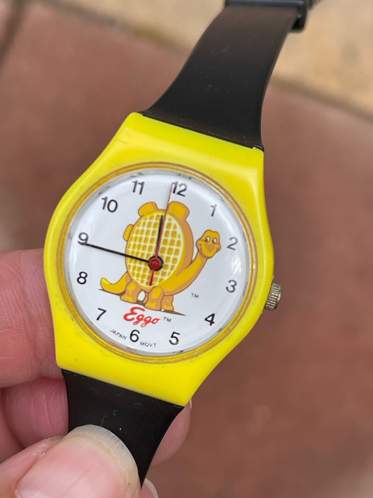 VTG 1990s Eggo Waffles Dinosaur Graphic Yellow & Black Wrist Watch w/Fresh Batt.