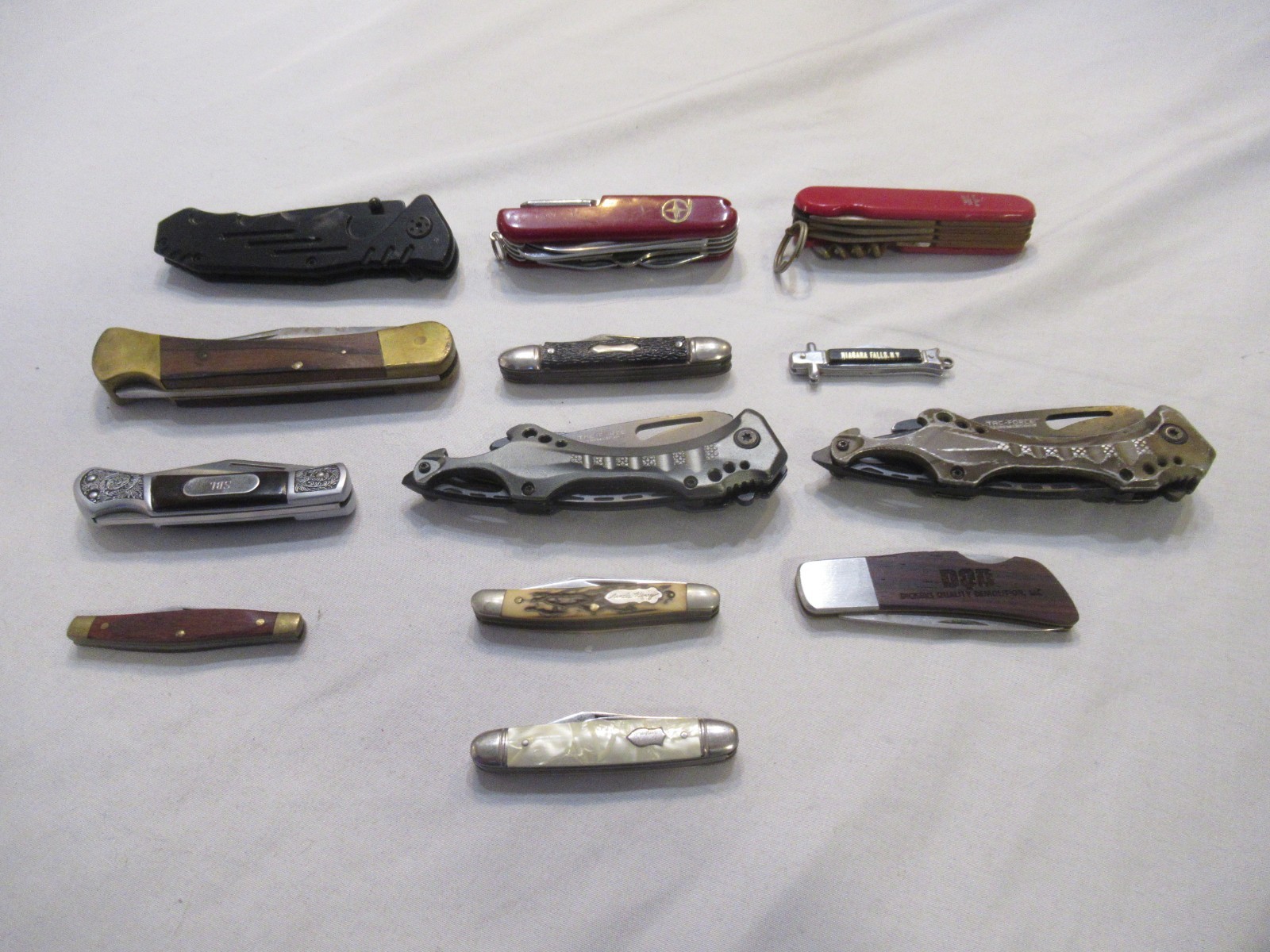 Lot of 13 Preowned Folding Pocket Knives Various Sizes Blades IMPERIAL ROYAL