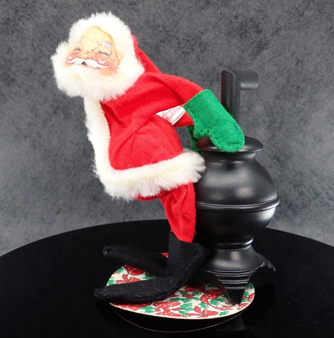 Vintage 1963 Annalee Mobilitee Santa standing next to a Potbelly Stove 7\