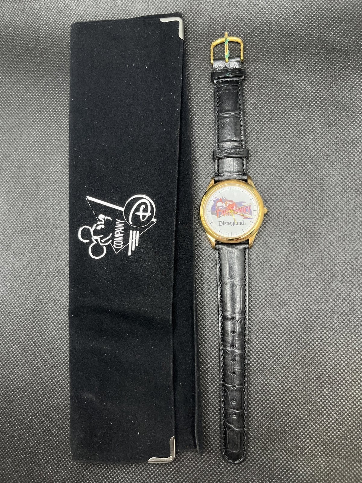 Disneyland Fantasmic Dragon Wristwatch Gold Tone Black Leather Band Pouch