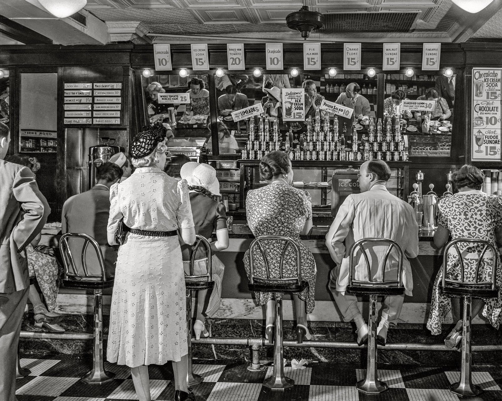 1942 WASHINGTON D.C. SODA FOUNTAIN 8.5x11 PHOTO 1942 WASHINGTON D.C. SODA FOUNTAIN 8.5x11 PHOTO