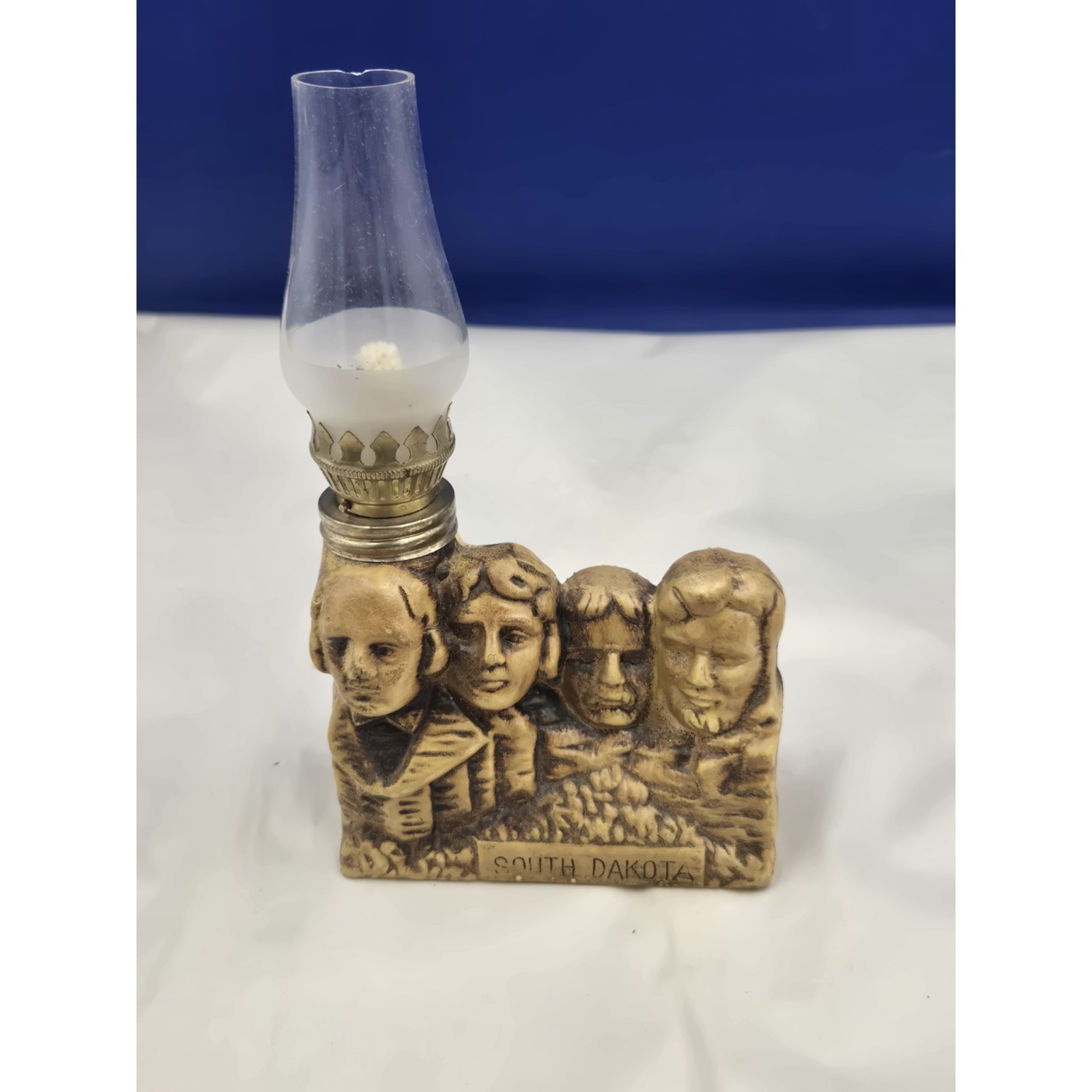 Vintage Ceramic & Metal South Dakota Mt Rushmore Made In Japan Souvenir Oil Lamp