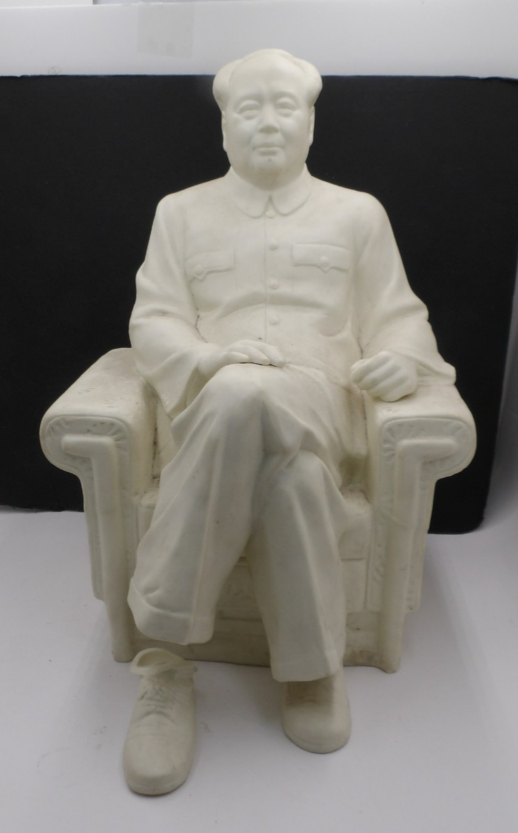 Vintage Chairman Mao Seated White Ceramic Statue Chinese Cultural Revolution 16\