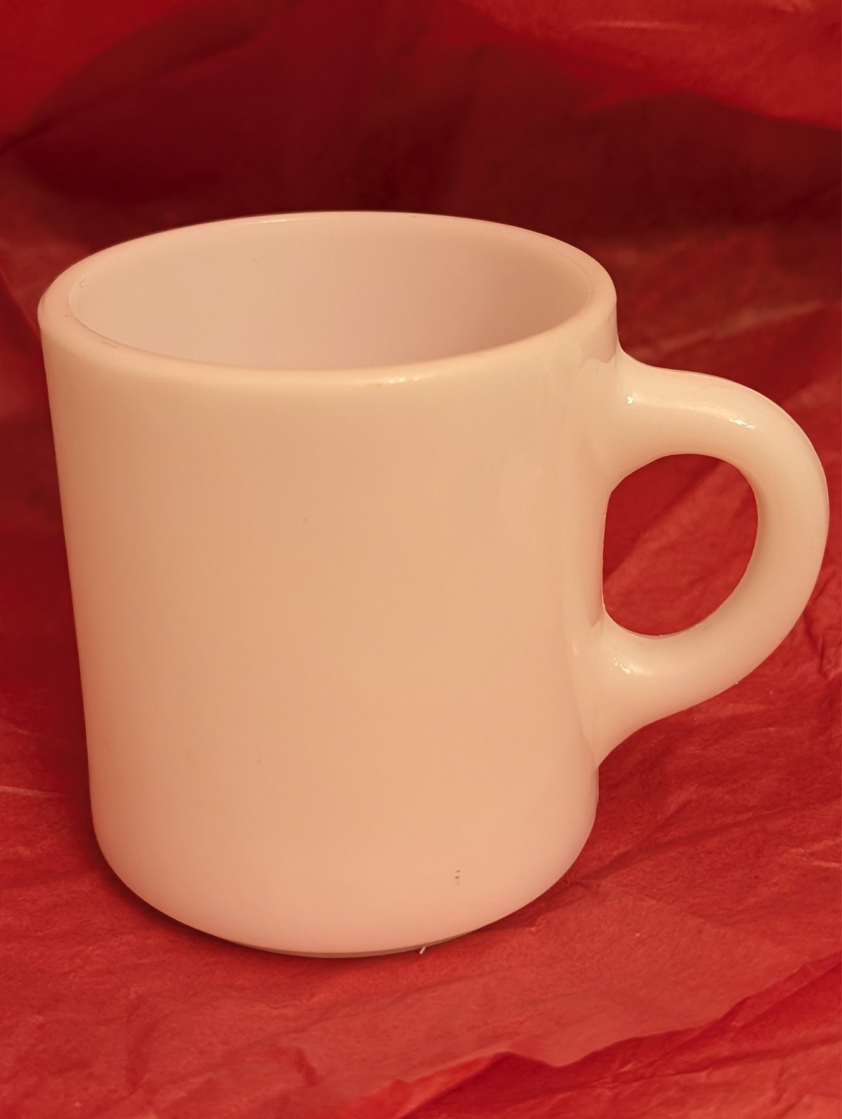 VINTAGE MILK GLASS COFFEE MUG..3.5