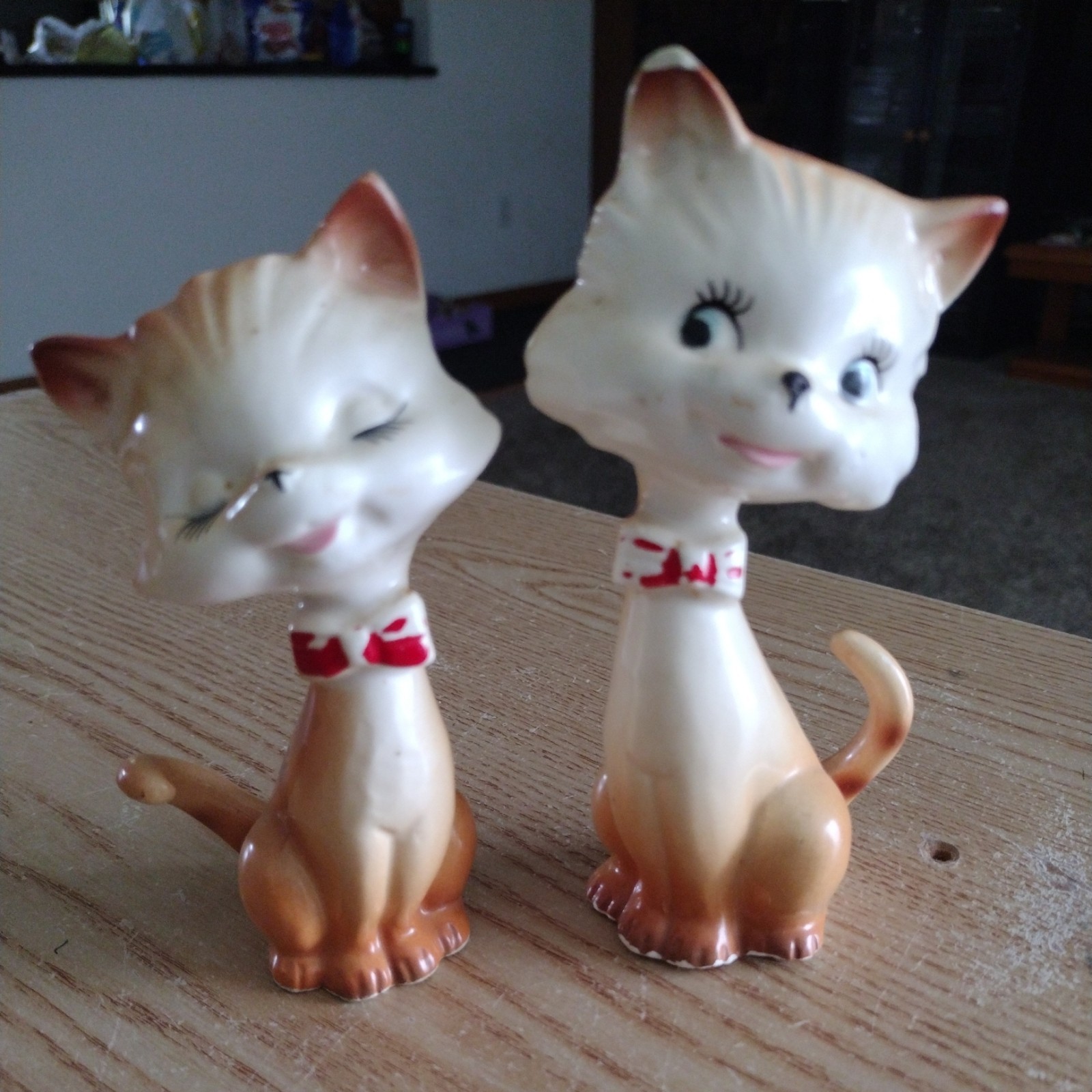 Vintage Trimont Ware Cat Salt Pepper Shakers Long Neck Red Bow Tie Japan SEE