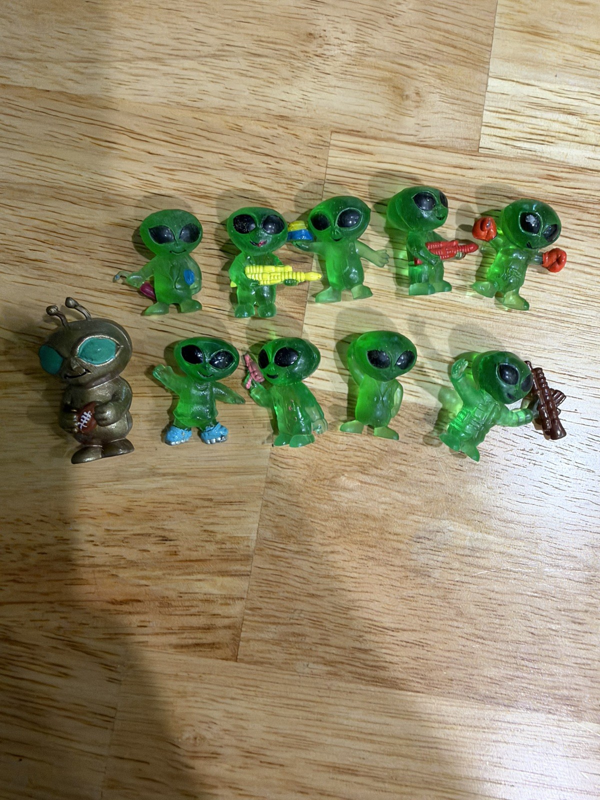 Lot Of 10 Vintage 2000’s Vending Machine Gumball toys Mini Y2K Aliens