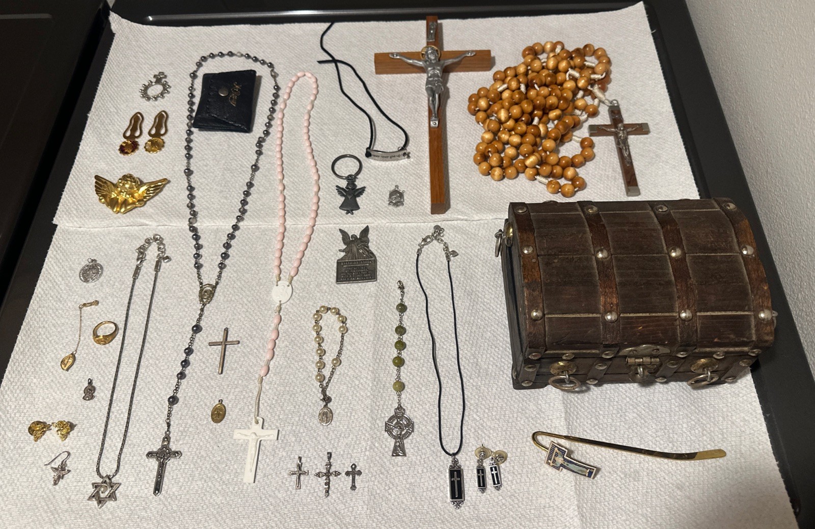 Misc. antique vintage Religious Christian faith items. Some Stamped .925 w/box. Misc. antique vintage Religious Christian faith items. Some Stamped .925 w/box.