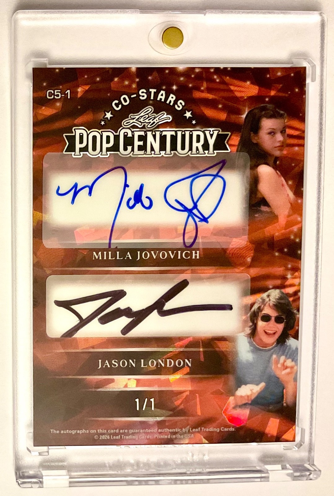 MILLA JOVOVICH 1/1 - DAZED AND CONFUSED - AUTOGRAPH LEAF METAL POP CENTURY AUTO