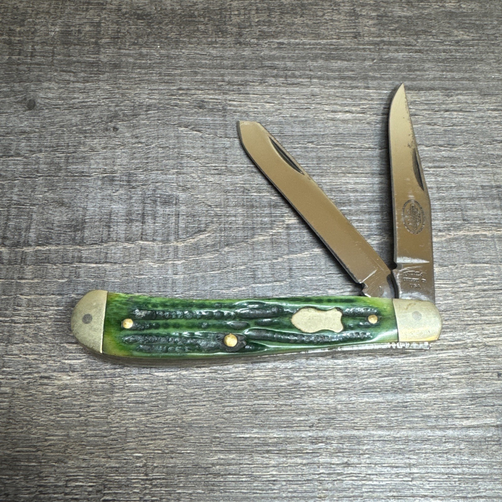 Vtg Utica Cutlery Co 2 Blade Trapper Pocket Knife Green Bone USA