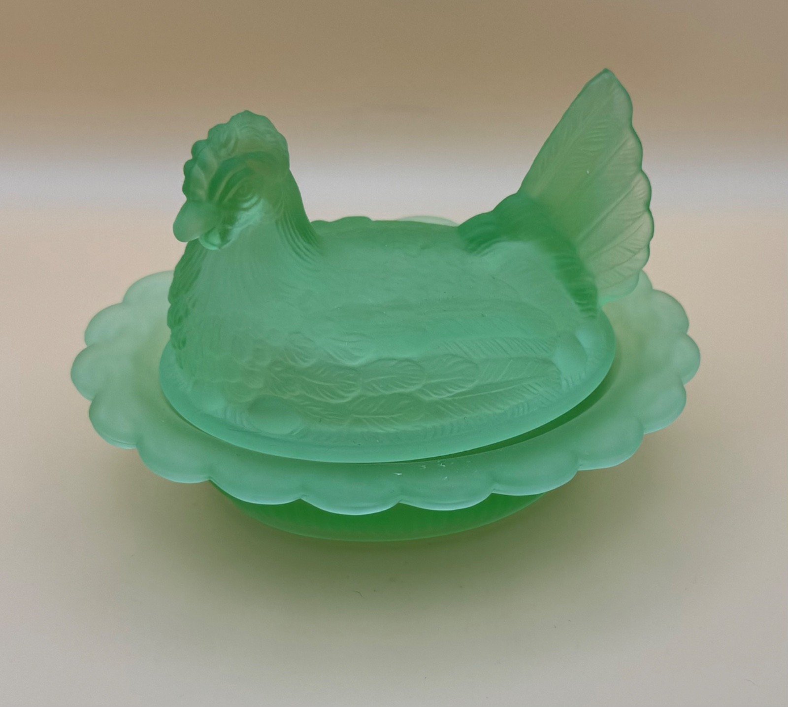 Vintage Mosser Emerald Green Satin Hen on Nest 6.5”
