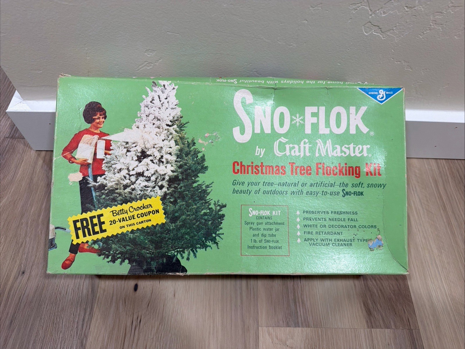 Vintage Sno-Flok Snow by Craft Master Christmas Tree Flocking Kit 1960\'s