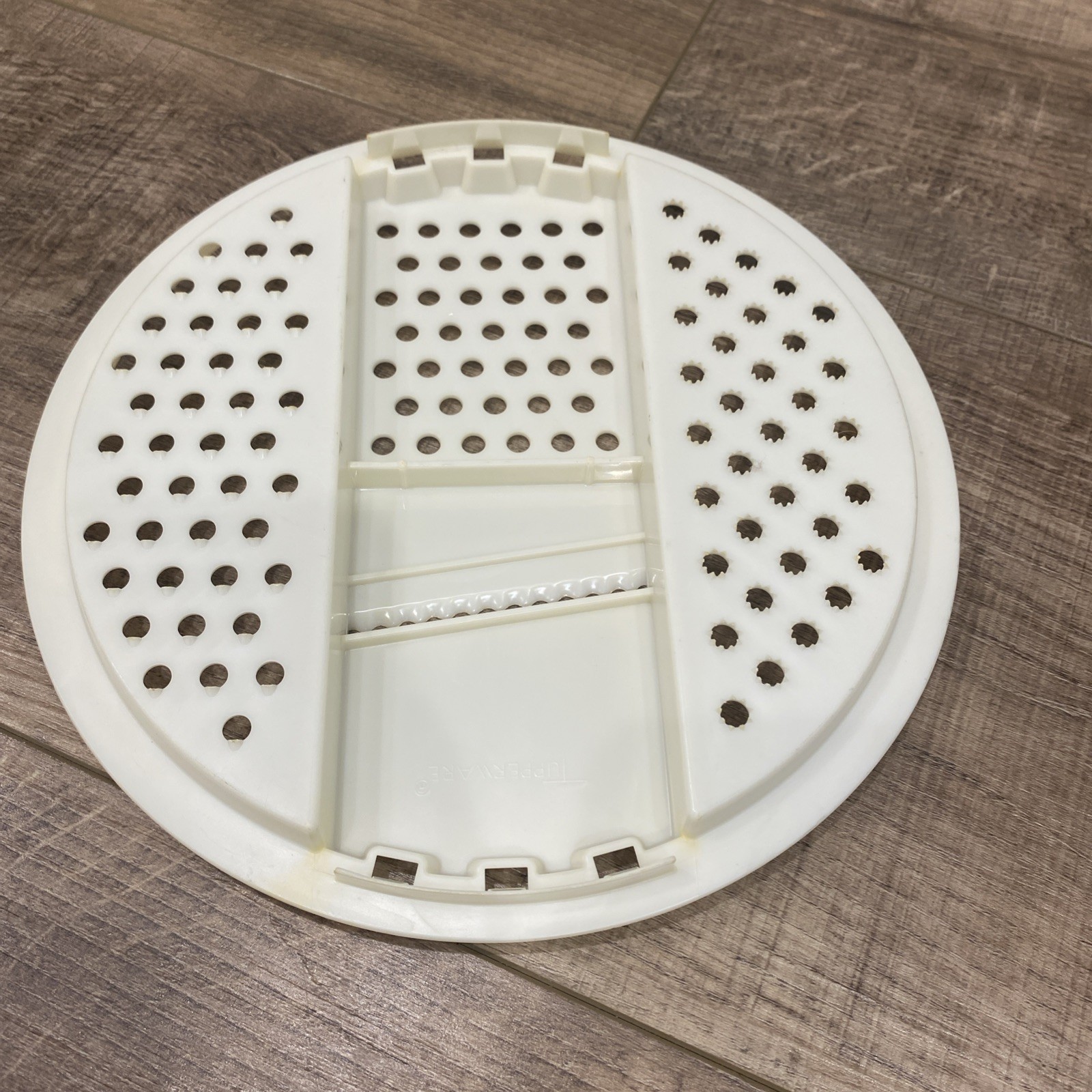 VTG Tupperware #787 White Grater Slicer Shredder Bowl Topper  Insert Replacement