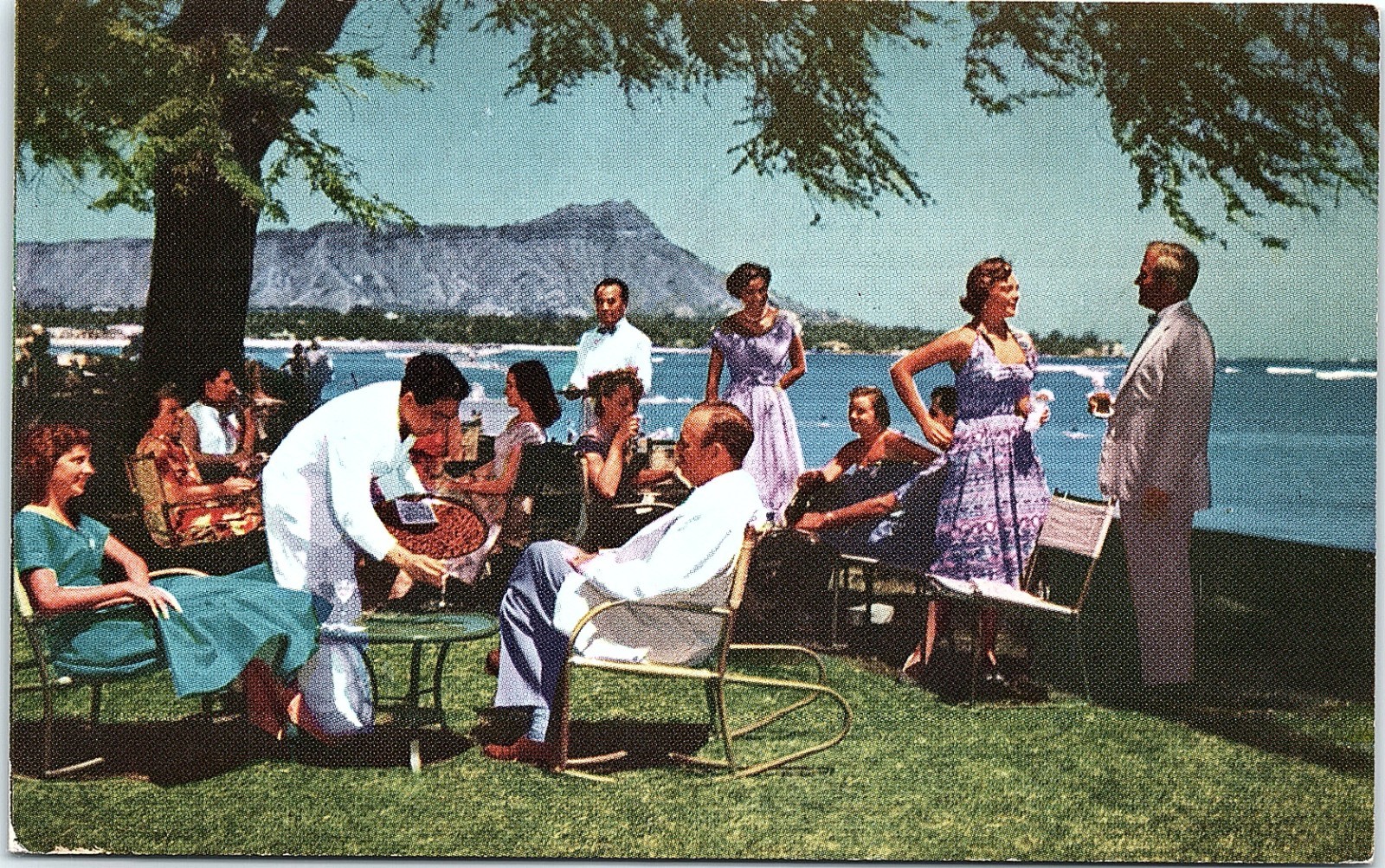 Vintage Postcard Halekulani Hotel Diamond Head Terrace Waikiki Hawaii
