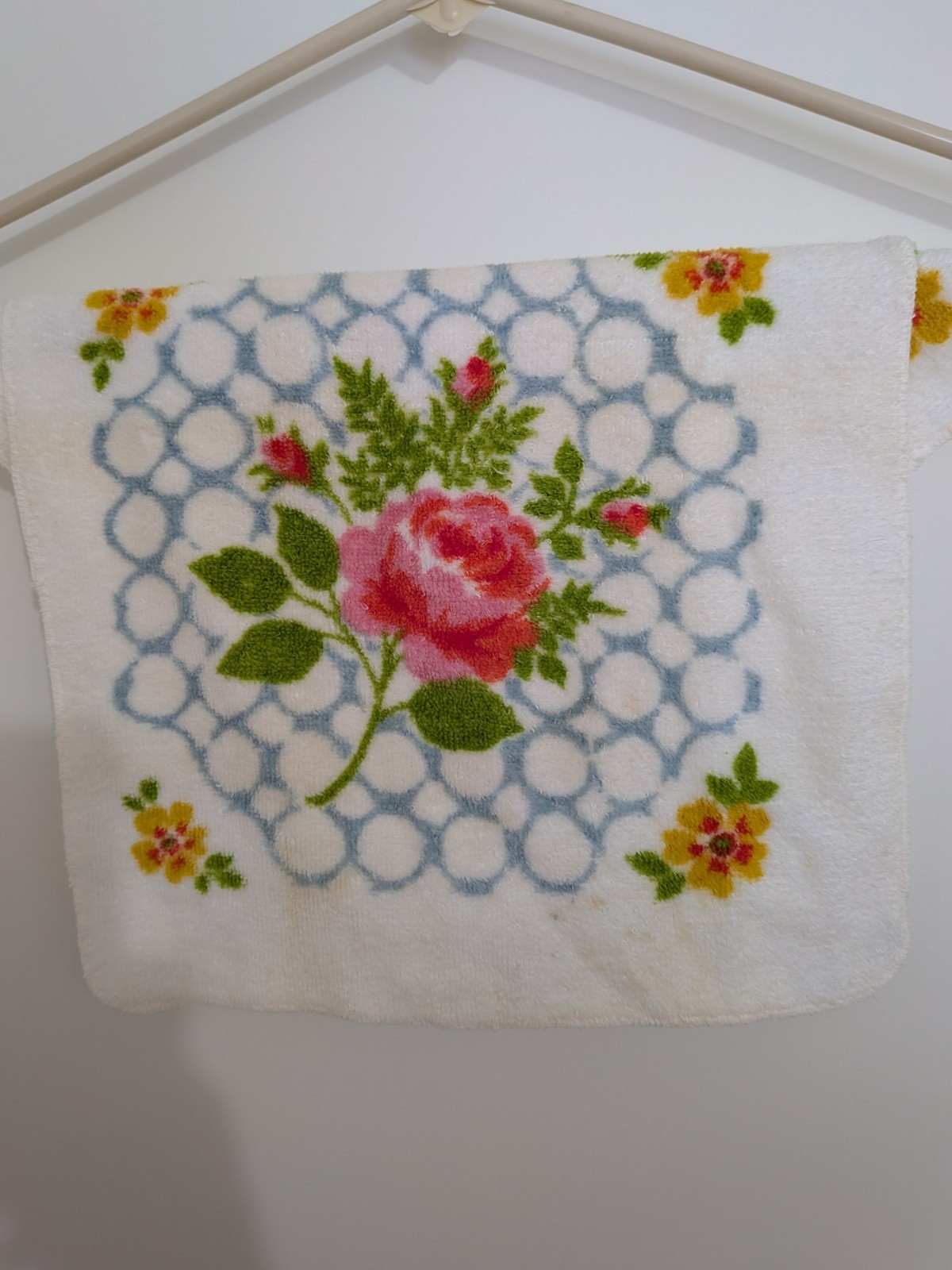 Vintage 1970s Fieldcrest Bright Retro Floral Print Set Of TWO Washclothes USA