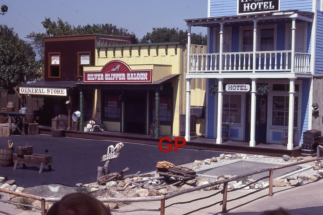 #XX150- b Old 35mm Slide Photo- Stunt Stage- Universal Studios - 1979