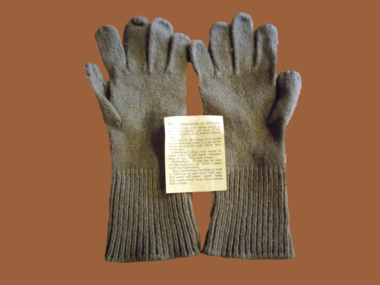 VINTAGE M49 U.S MILITARY GLOVE INSERT LINERS WOOL COLD WEATHER 1955 KOREAN ERA VINTAGE M49 U.S MILITARY GLOVE INSERT LINERS WOOL COLD WEATHER 1955 KOREAN ERA