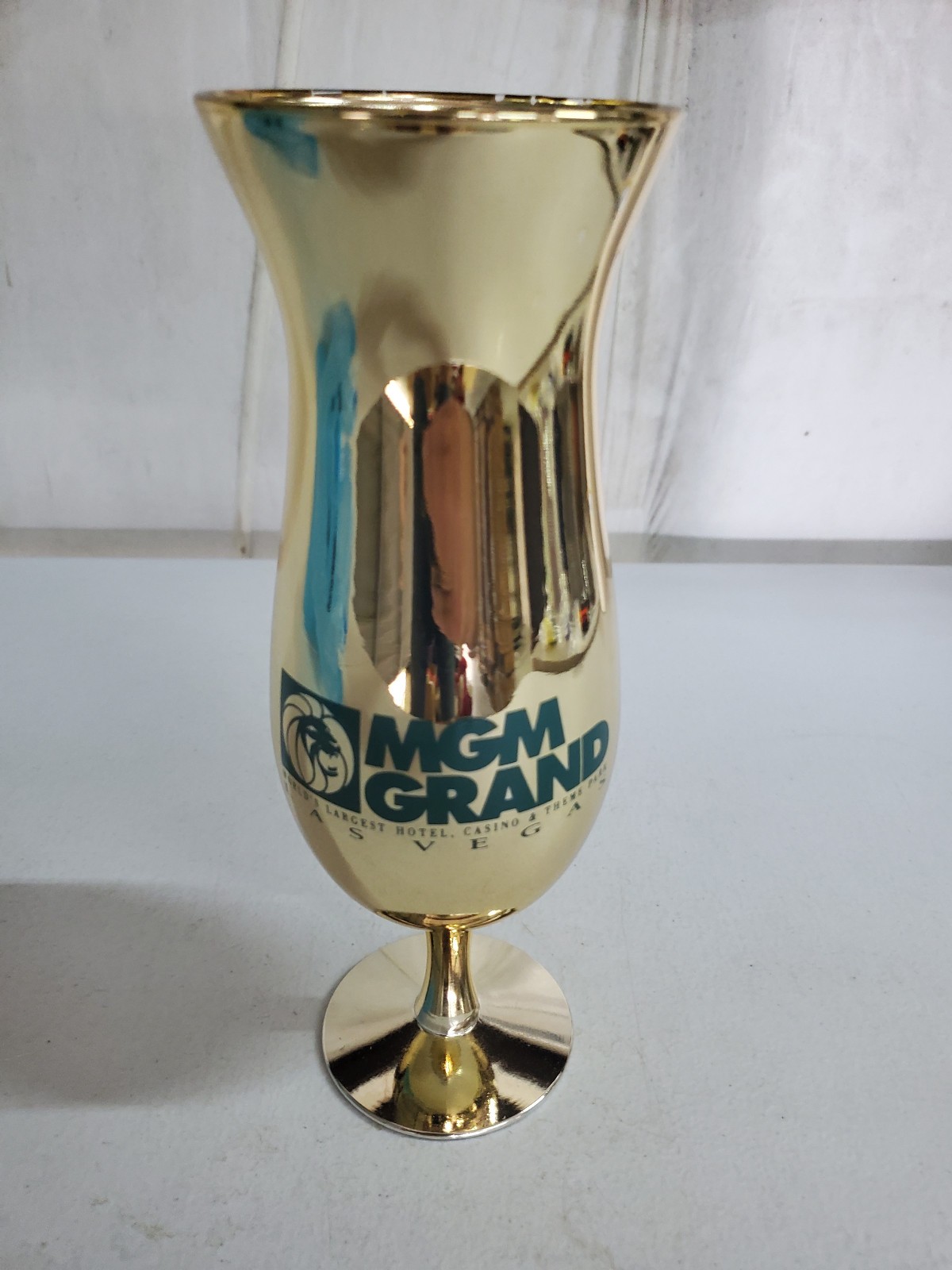 Mirrored Gold Las Vegas Cup MGM Grand Drinking Goblet Chalice Hurricane, 10\