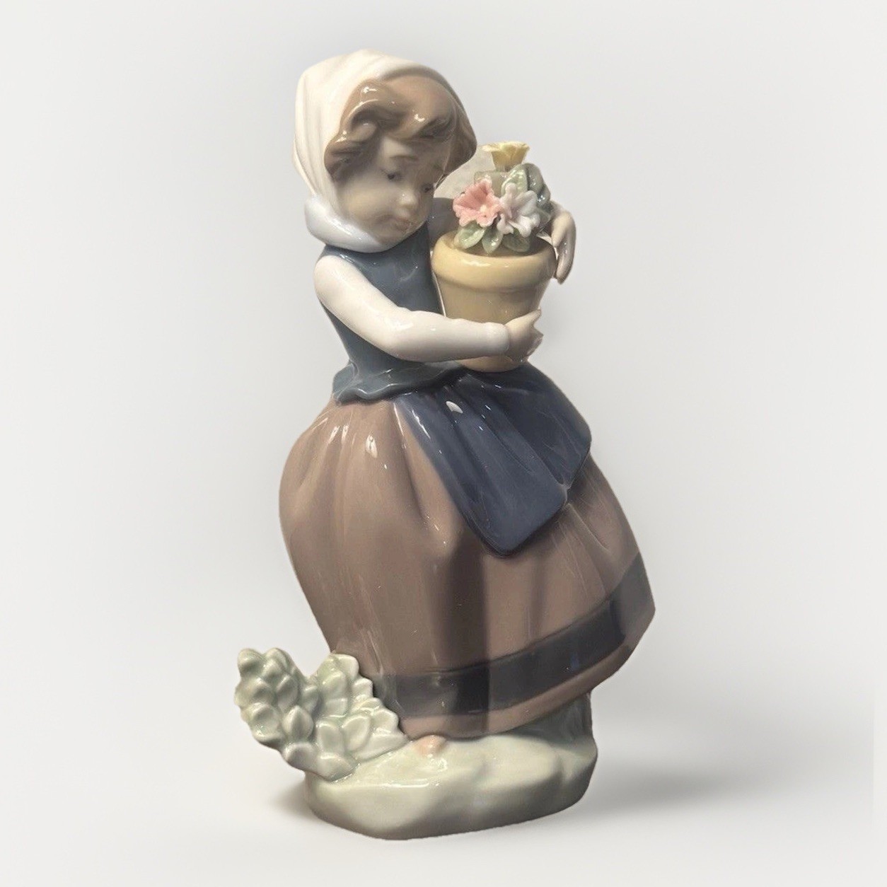 Lladro Retired ‘Spring is Here’ Porcelain Figurine 5223 Mint /Original Box 1983