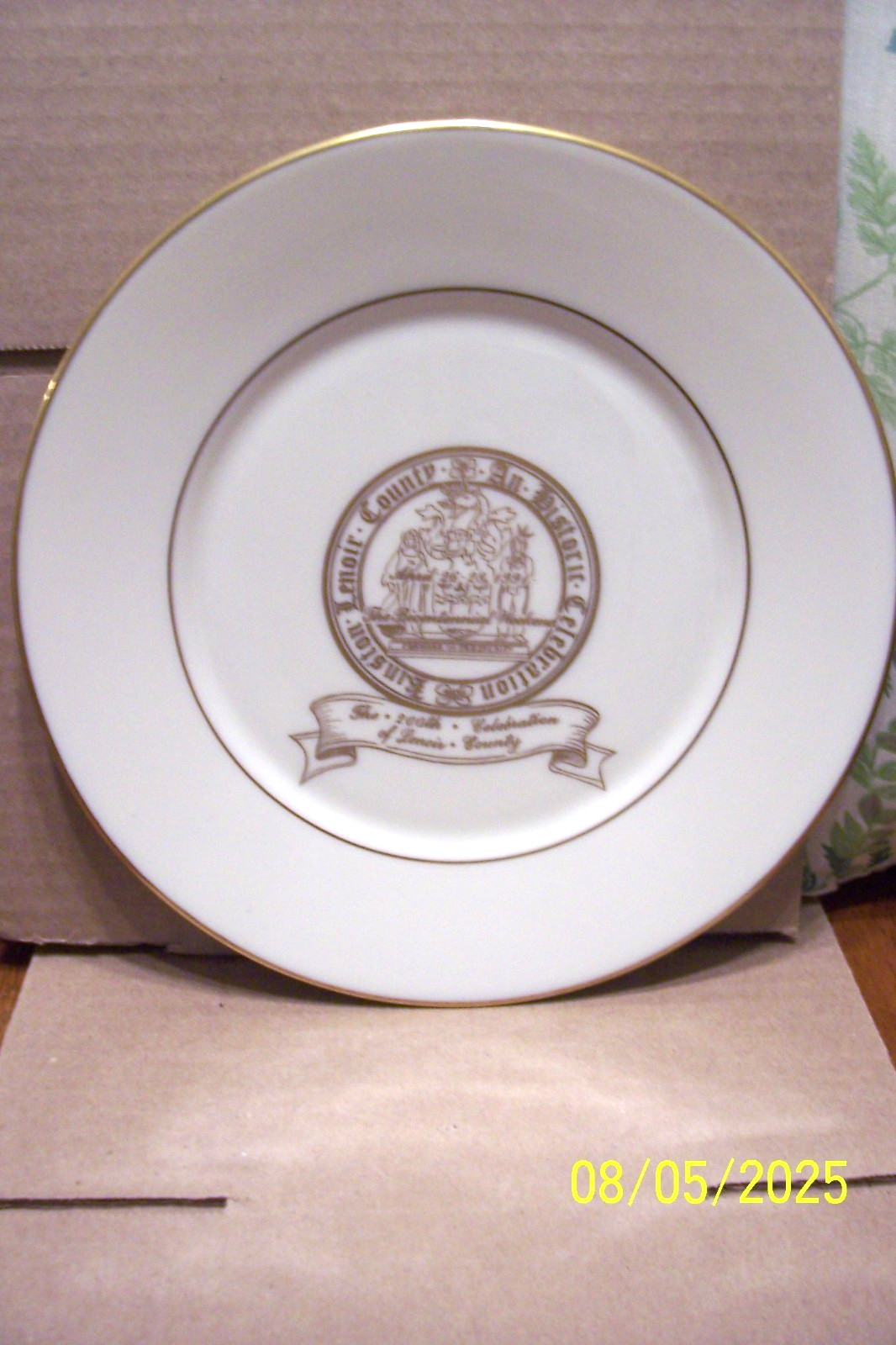 200th Celebration of Lenoir County, N.C. Souvenir Plate by Lenox - Kinston, N.C. 200th Celebration of Lenoir County, N.C. Souvenir Plate by Lenox - Kinston, N.C.