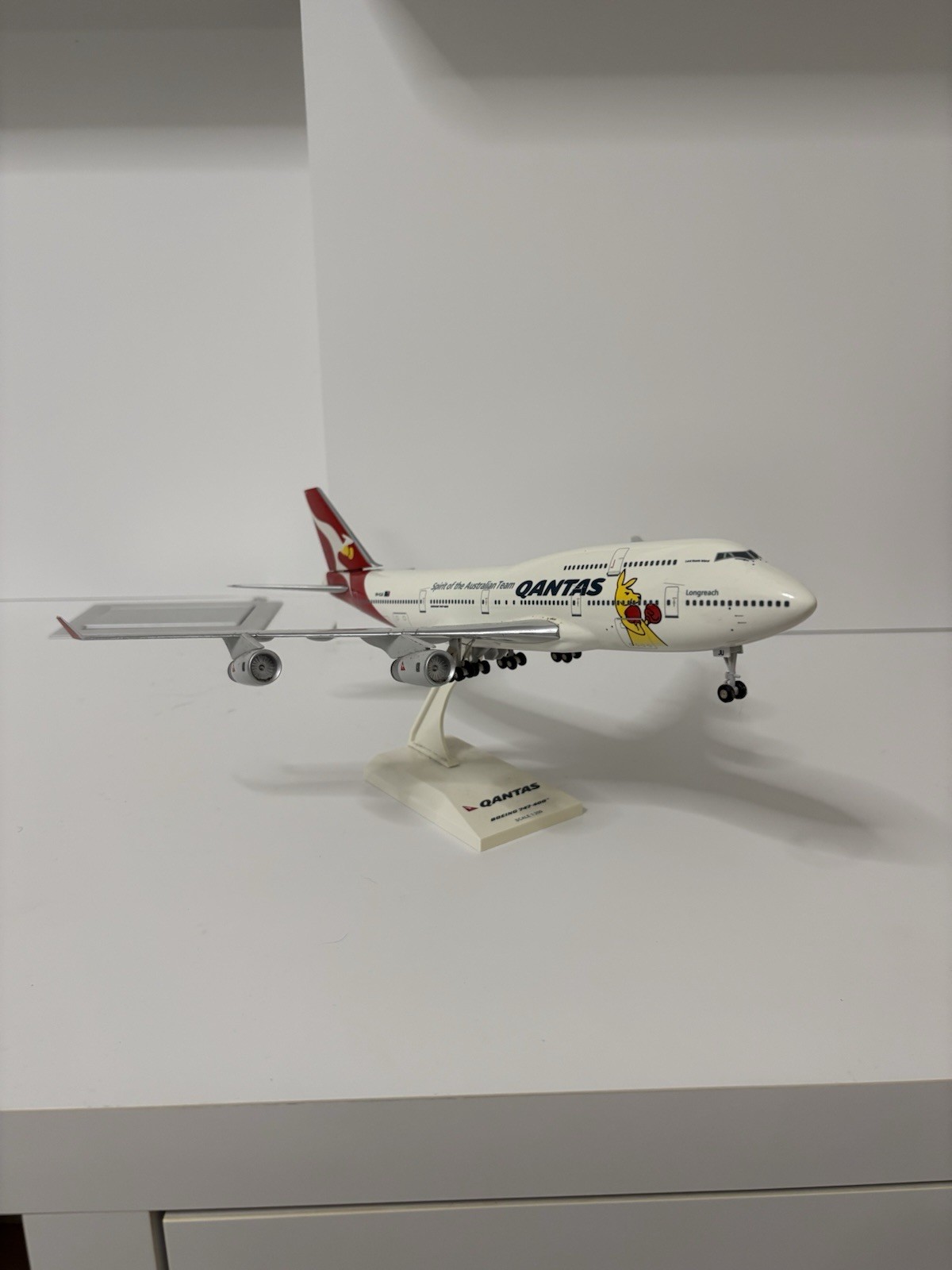 Skymarks 1/200 Qantas B747-400 Model