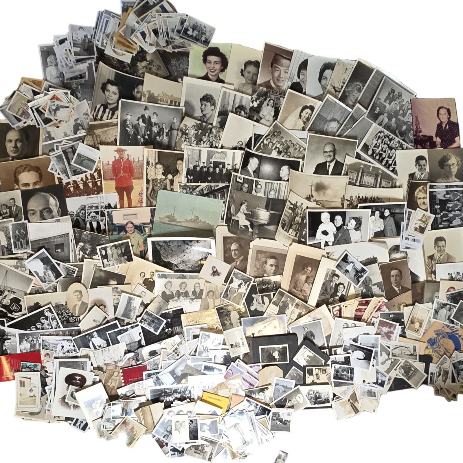 Massive Lot 700+ Vintage 1920s To 1970s Snapshots & Photographs