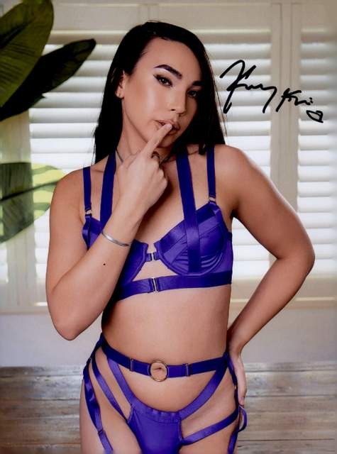 Kasey Kei signed TS model 8x10 Photo -PROOF- -CERTIFICATE- (A0007)