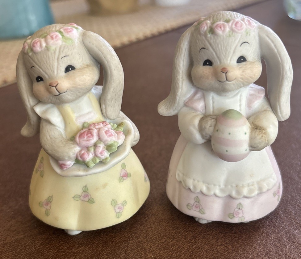 Enesco RARE 1984 Lucy Rigg Bunny Rosie & Me lot of 2 holding egg & flower basket
